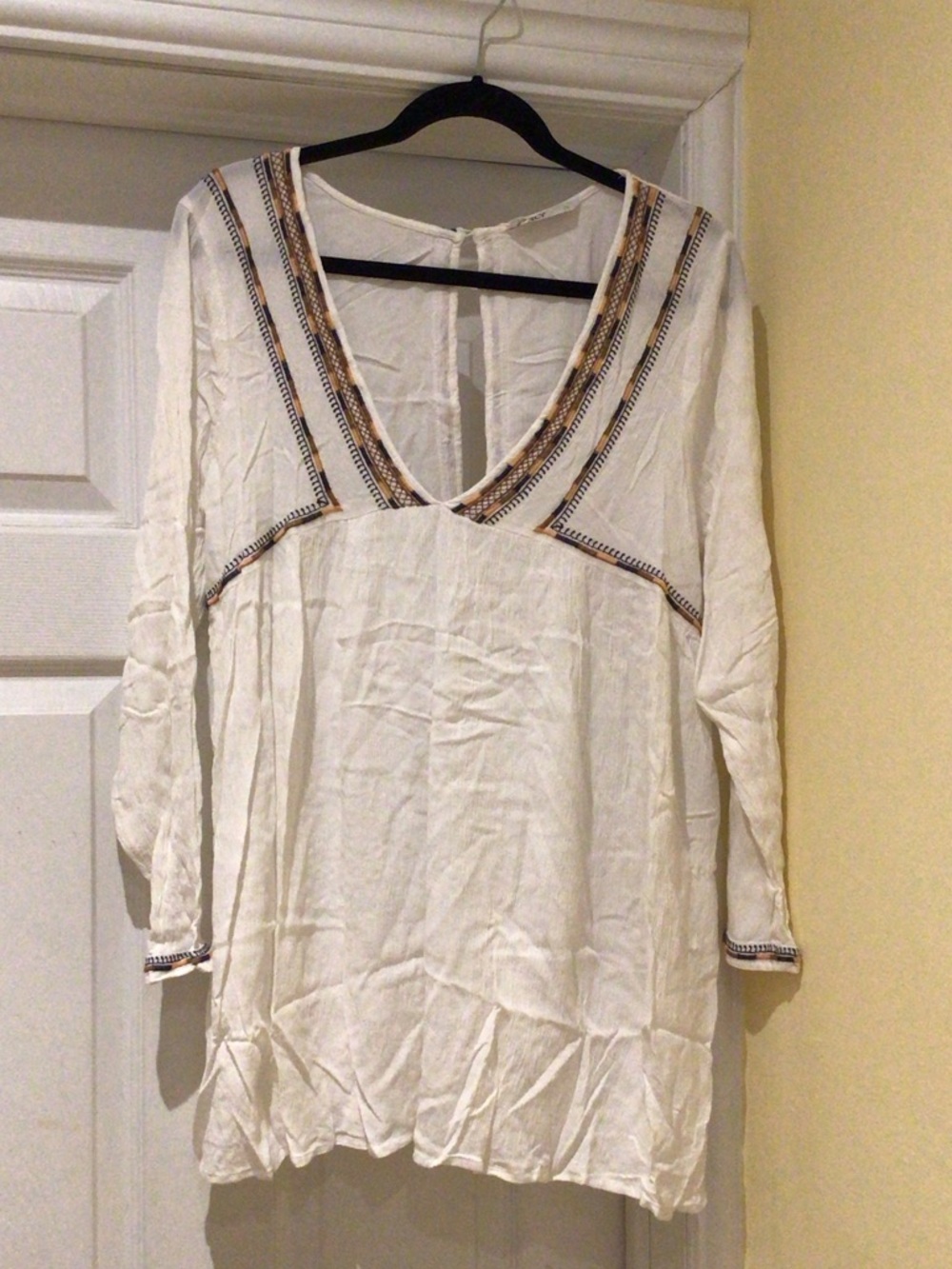 Only White V-Neck Embroidered Swim Coverup with Tan and Brown Trim Size XL